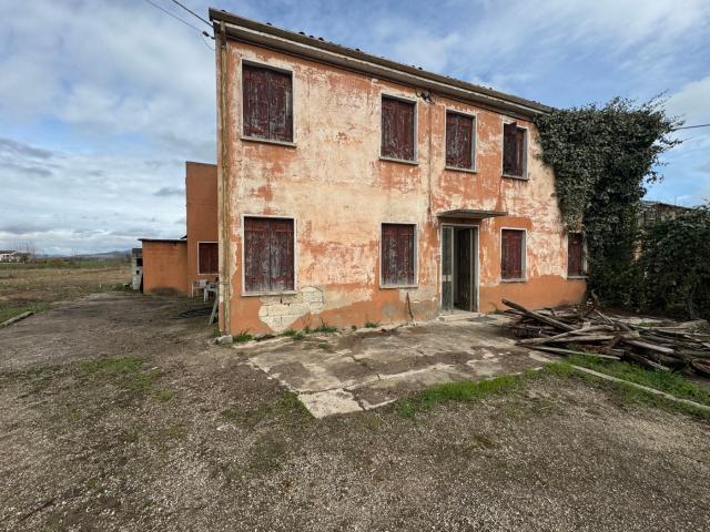 Rustico in vendita a Noventa Vicentina