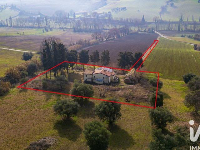 Rustico in vendita a Osimo