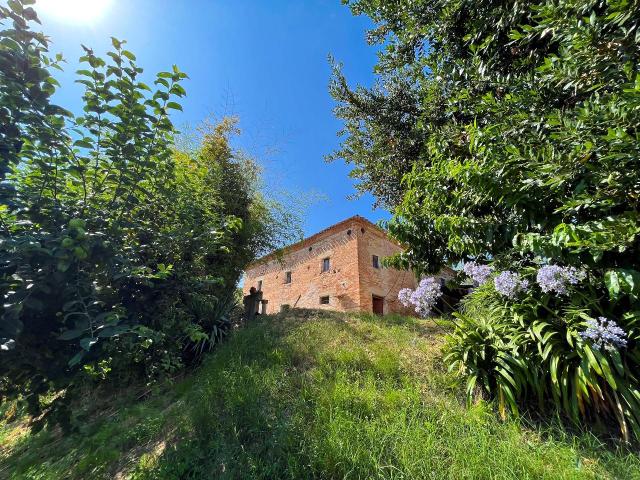 Rustico in vendita a Osimo