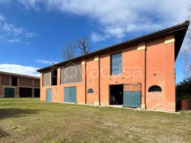 Rustico in vendita a Ozzano dell'Emilia via del Pino