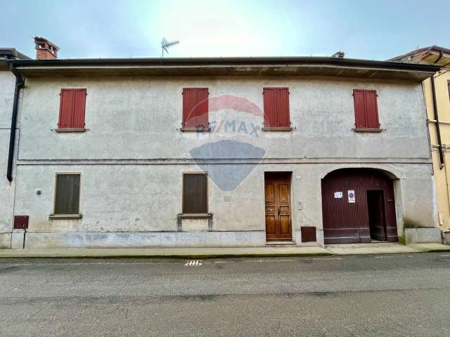 Rustico in vendita a Paderno Ponchielli