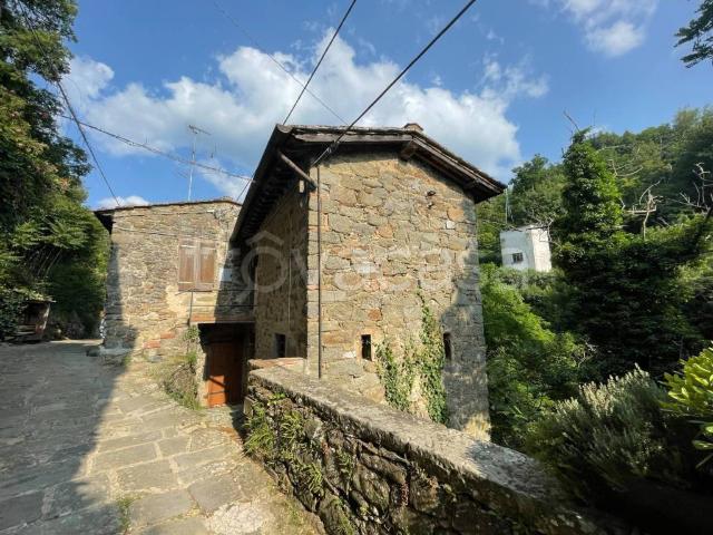 Rustico in vendita a Paterno, Pelago