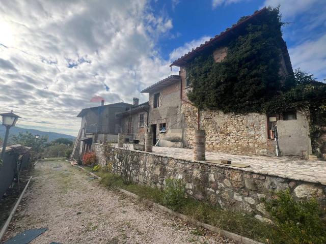 Rustico in vendita a Perugia