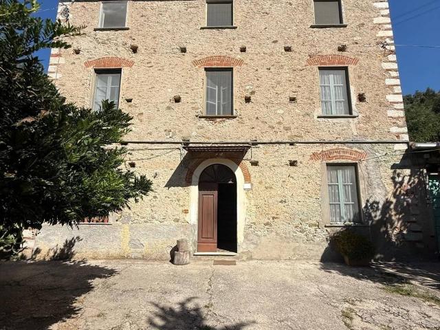 Rustico in vendita a Pietrasanta