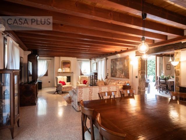 Rustico in vendita a Pieve del Grappa via farra 31/a