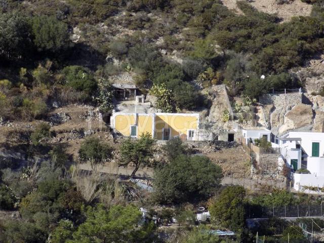 Rustico in vendita a Ponza via Campo Inglese