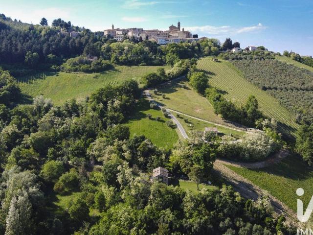 Rustico in vendita a Poggio San Marcello