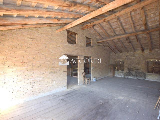 RUSTICO in VENDITA a POSSAGNO di 7 vani