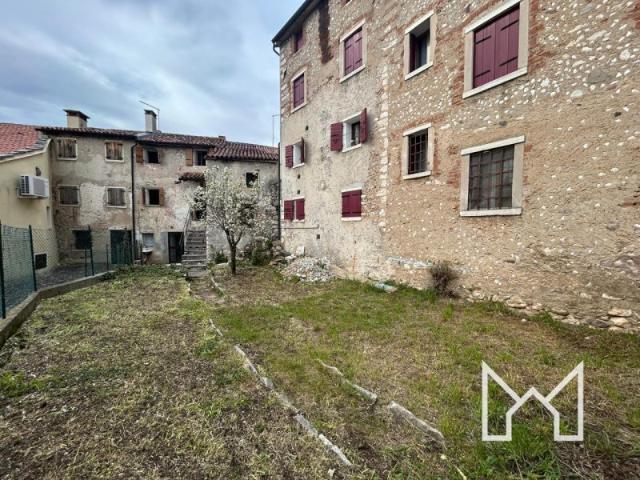 Rustico in vendita a Pove del Grappa