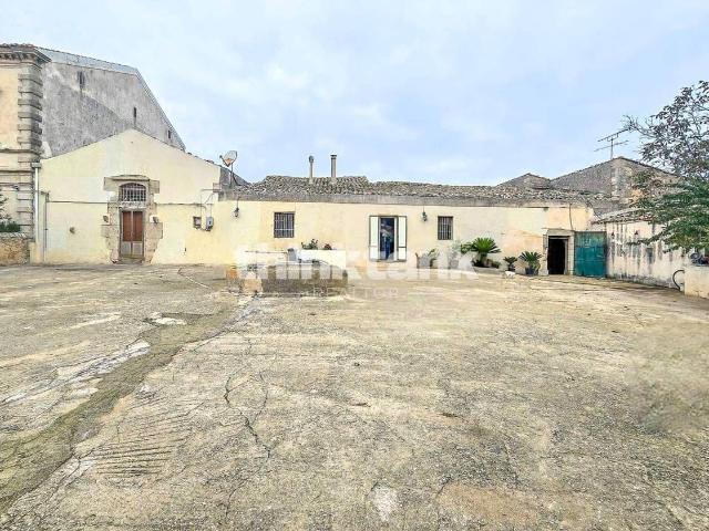 Rustico in vendita a Ragusa