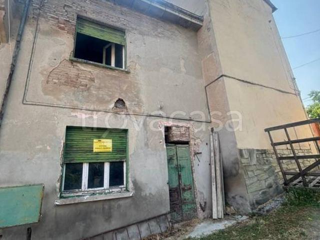 Rustico in vendita a Redavalle via Vittorio Veneto