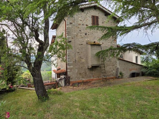 RUSTICO in VENDITA a SCANDICCI SAN MARTINO ALLA PALMA di 4 vani