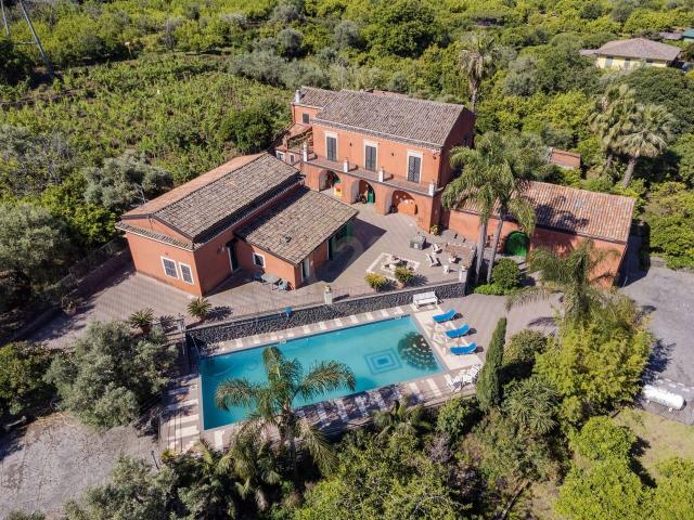 Rustico in vendita a Santa Venerina