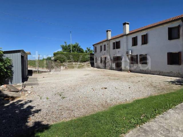 Rustico in vendita a Sant'Urbano via Budel del Lovo
