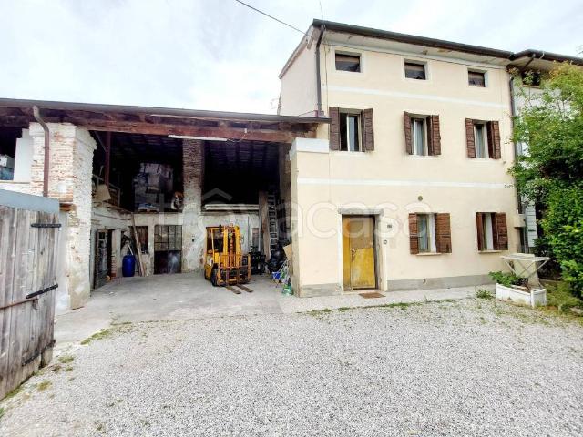 Rustico in vendita a San Zenone degli Ezzelini via Marini