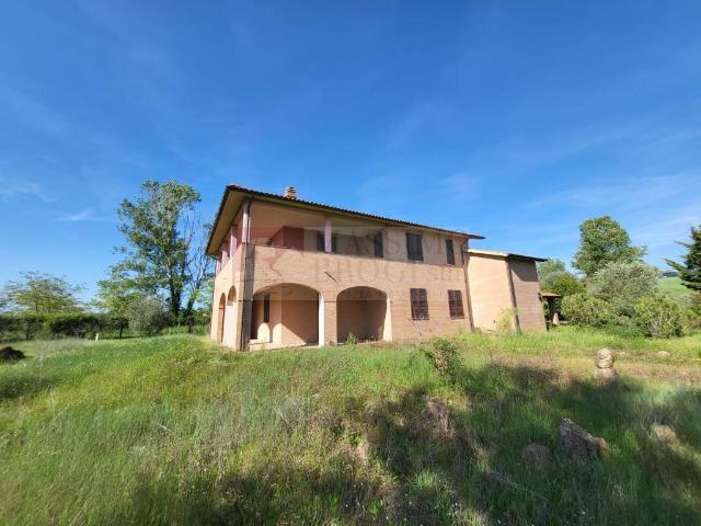Rustico in vendita a Siena