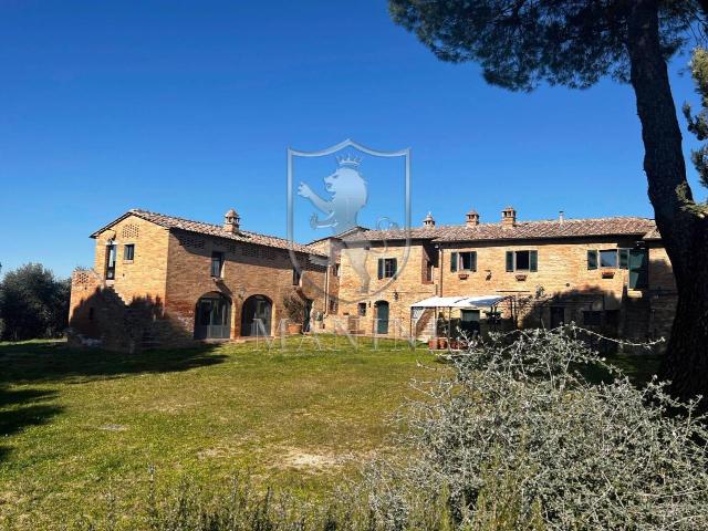 Rustico in vendita a Siena