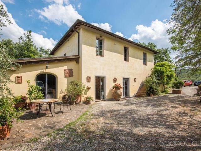 RUSTICO in VENDITA a SIENA RADDA in CHIANTI di 19 vani
