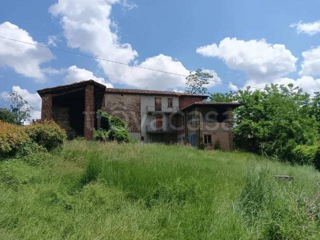 Rustico in vendita ad Alta Val Tidone via Roma No Number