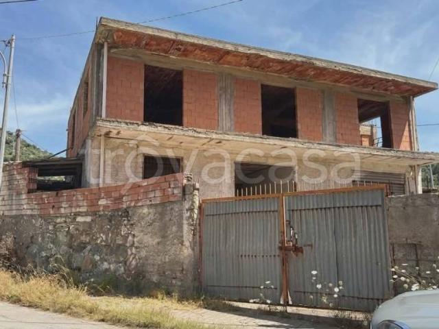 Rustico in vendita ad Alì Terme via Maestro Guglielmo