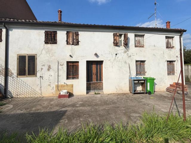 Rustico/Casale in Vendita a Lendinara