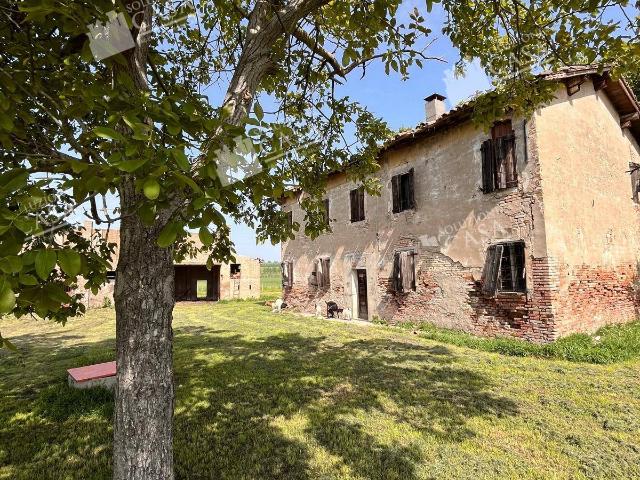 RUSTICO/CASALE in vendita a Pieve di Cento