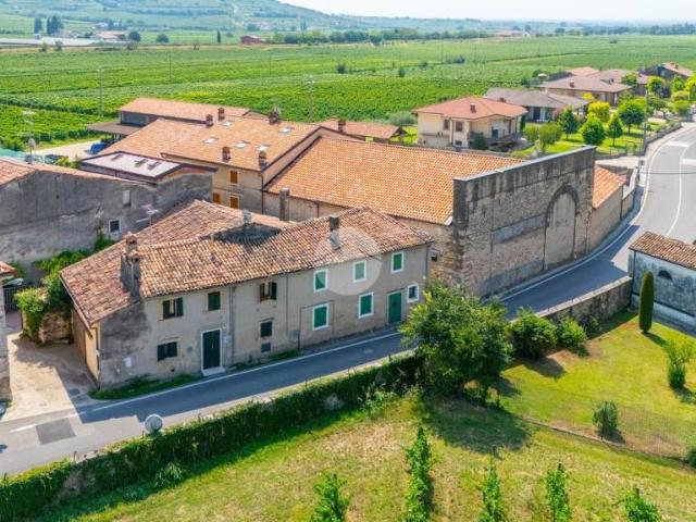 Rustico/casale/corte in vendita a Mezzane di Sotto