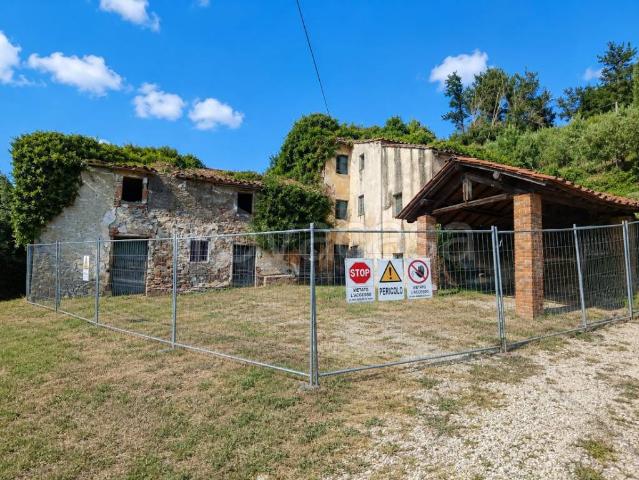 Rustico/casale/corte in vendita a Montecatini Terme via delle Panteraie