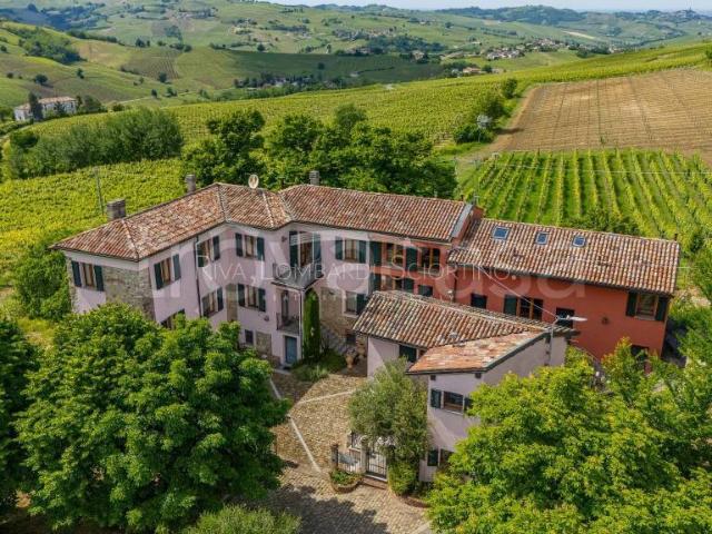 Rustico/casale/corte in vendita a Montecalvo Versiggia
