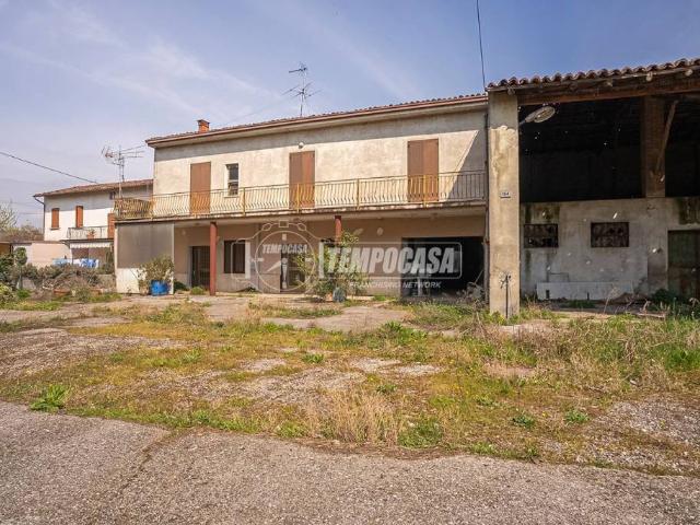 Rustico/casale/corte in vendita a Montichiari via Erculiani 154, Novagli