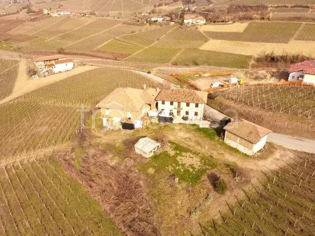 Rustico/casale/corte in vendita a Neviglie