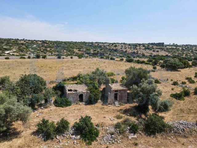 Rustico/casale/corte in vendita a Noto via Tommaso Fazello, 228