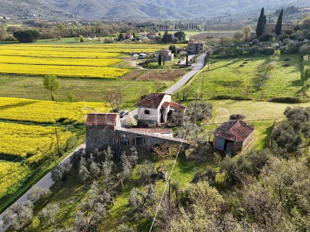 Rustico/casale/corte in vendita a Orzale, Castiglion Fiorentino