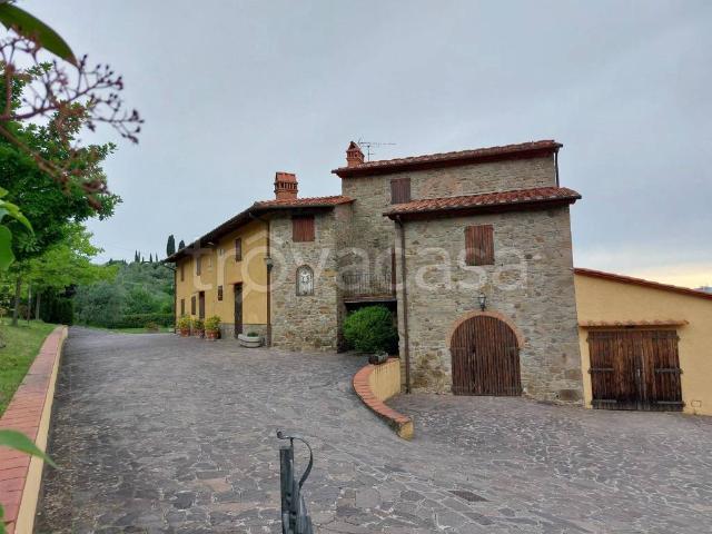 Rustico/casale/corte in vendita a Bacchereto, Carmignano