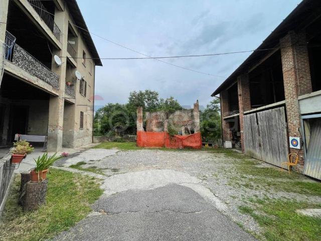 Rustico/casale/corte in vendita a Bernate, Casnate con Bernate