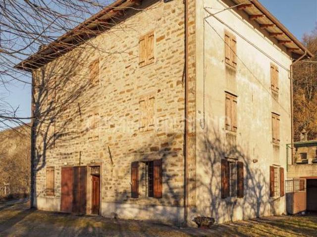 Rustico/casale/corte in vendita a Boccassuolo, Palagano
