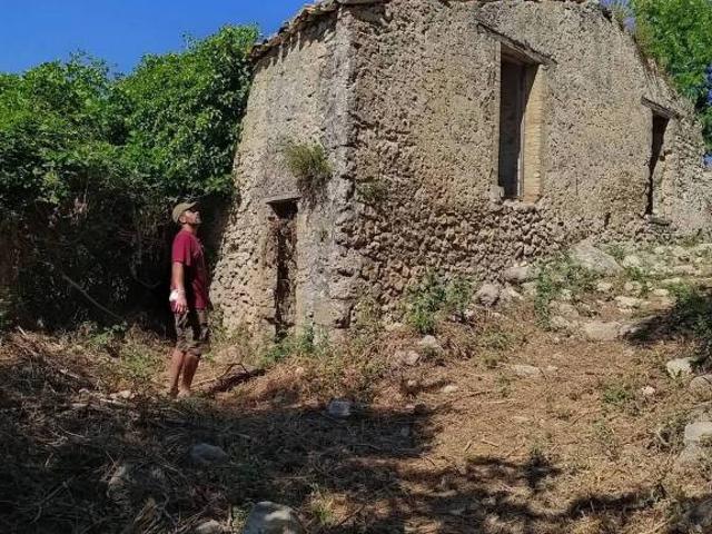 Rustico/casale/corte in vendita a Bolognano
