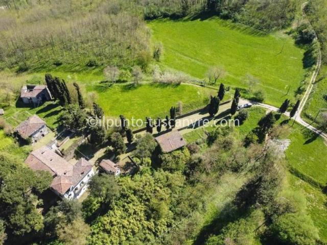 Rustico/casale/corte in vendita a Borgo a Mozzano