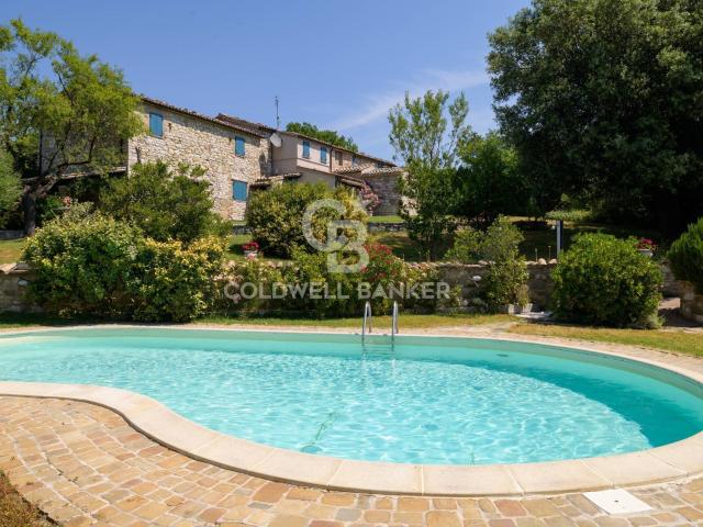 Rustico/Casale/Corte in vendita a Cagli 466m² Cagli