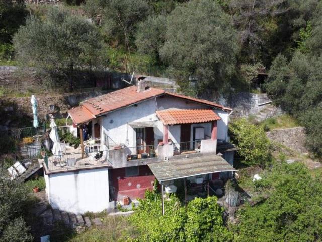 Rustico/casale/corte in vendita a Camporosso corso Italia, 179