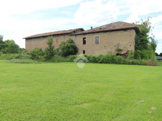 Rustico/casale/corte in vendita a Casalgrande via Canale, 1