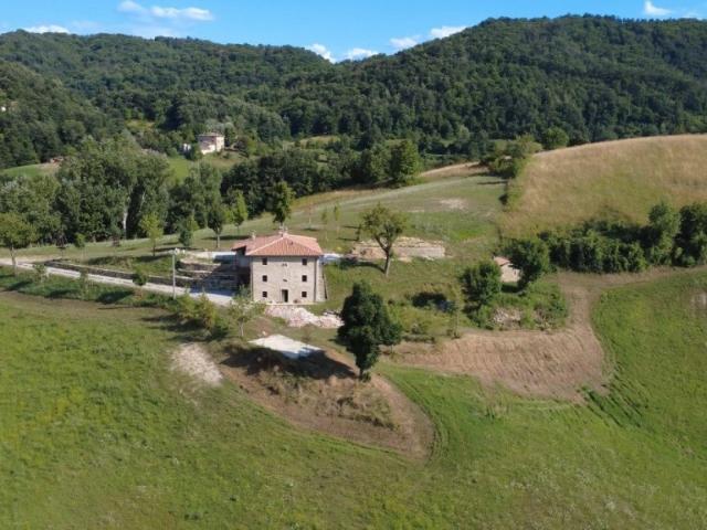 Rustico/casale/corte in vendita a Castel d'Aiano via Canobbi, 8