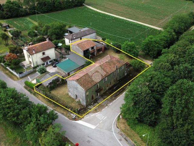 Rustico/casale/corte in vendita a Castelfranco Veneto