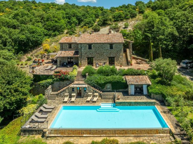 Rustico/Casale/Corte in vendita a Castiglion Fiorentino 374m² Castiglion Fiorentino