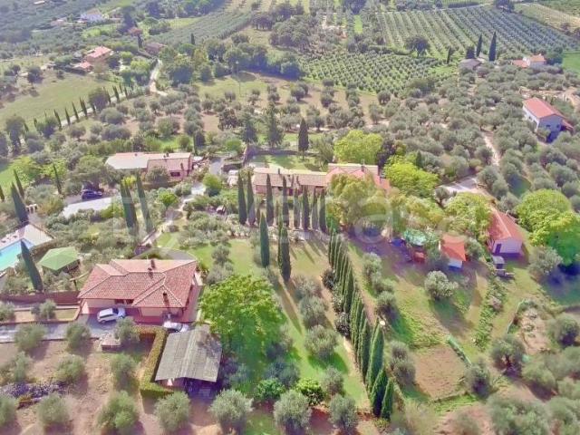 Rustico/casale/corte in vendita a Castiglione della Pescaia strada Provinciale Tirli