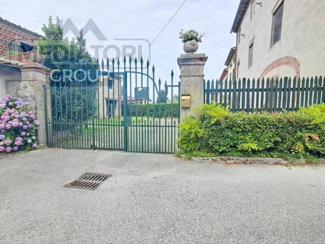 Rustico/casale/corte in vendita a Capannori, Marlia