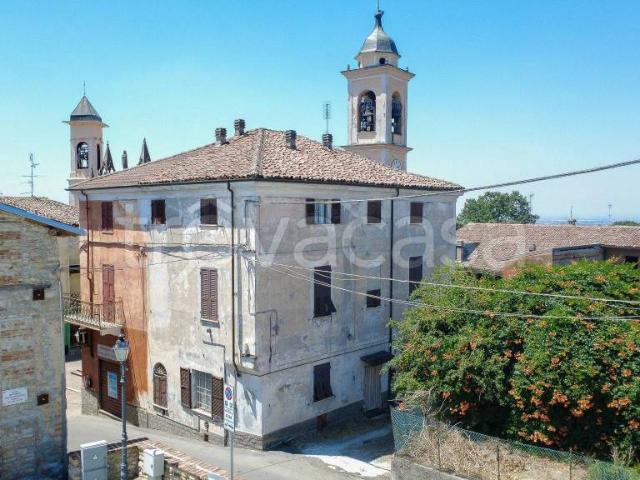 Rustico/casale/corte in vendita a Carezzano via Cinque Martiri, 32/34