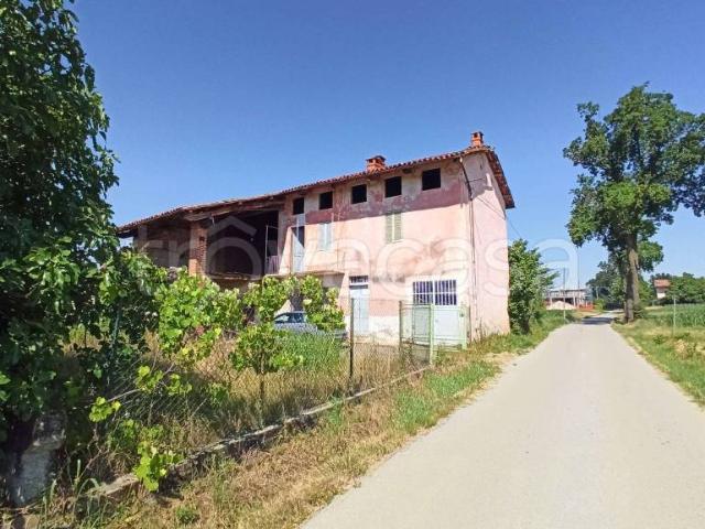 Rustico/casale/corte in vendita a Carrù strada Cagnalupa