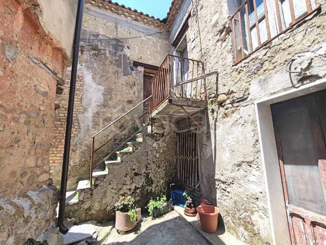 Rustico/casale/corte in vendita a Ceppaloni via Giardino