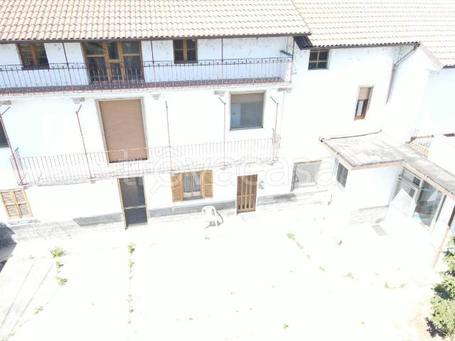 Rustico/casale/corte in vendita a Cerano via Costantino Crosa, 32
